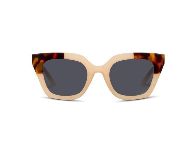 Tan tortoise polycarbonate reading sunglasses with spring hinges