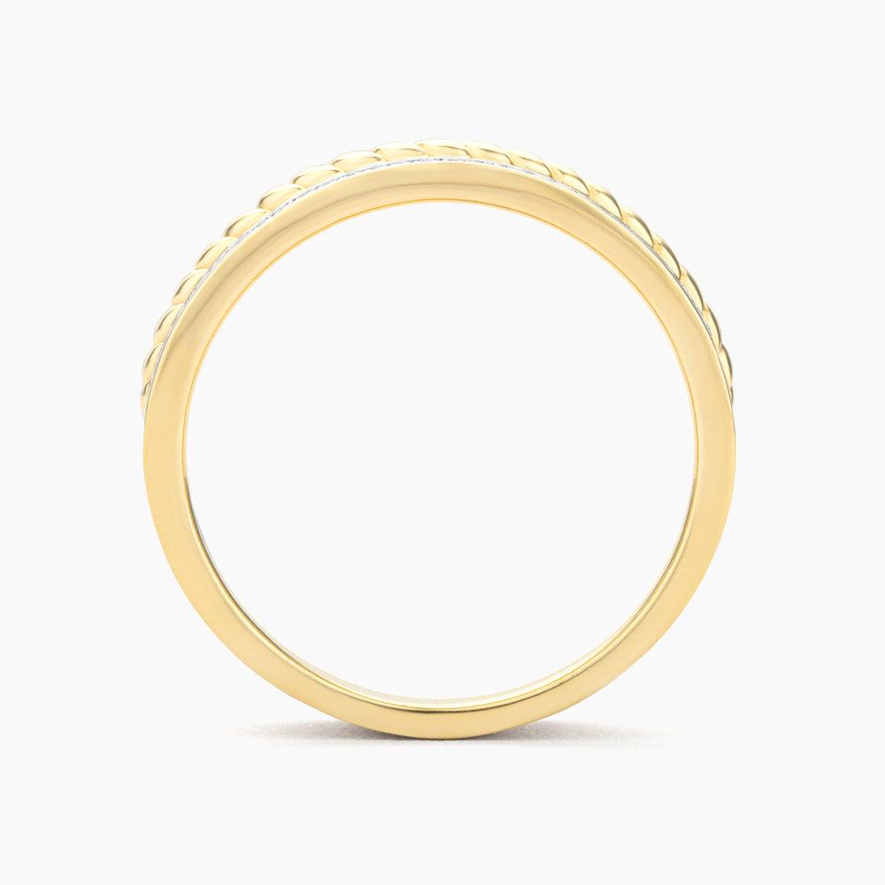 Rope Diamond ring with twisted band design featuring a central diamond accent