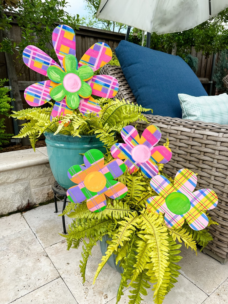 Small Madras Flowers stake with a nine-inch square floral print pattern.