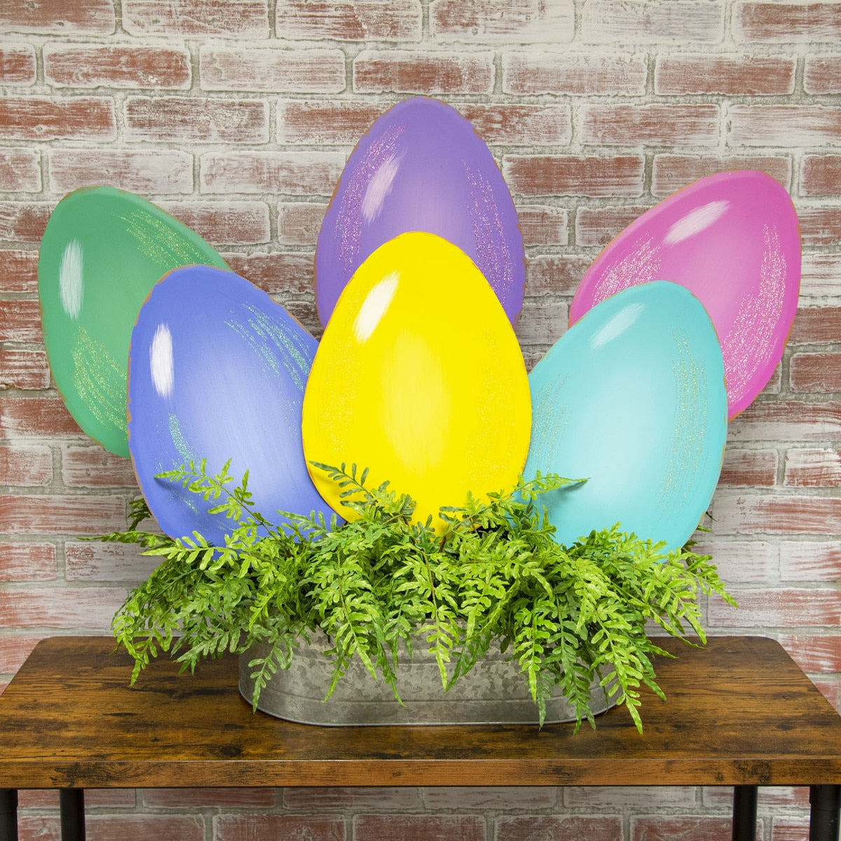 Medium-sized classic Easter egg stake with a smooth matte finish in traditional pastel colors.