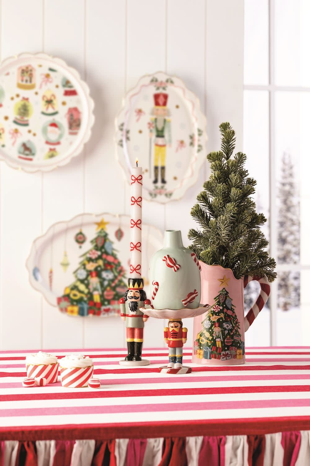 Ceramic nutcracker small platter with hand-painted scallop edge in dolomite material.