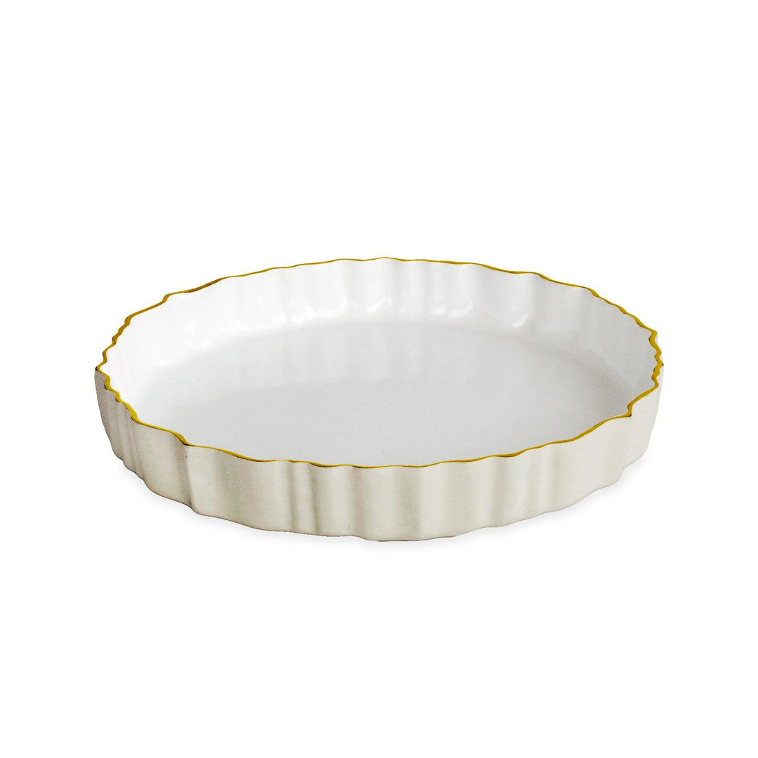Encanto Vintage fluted round tray in cream and white with a gold-rimmed scalloped edge.