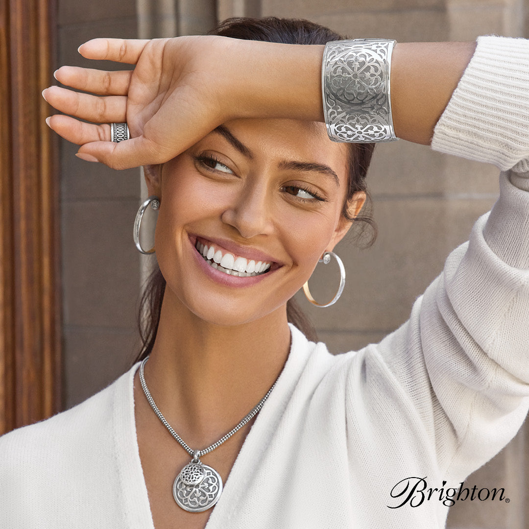 Adjustable silver-plated Ferrara necklace with a 2-inch pendant drop.