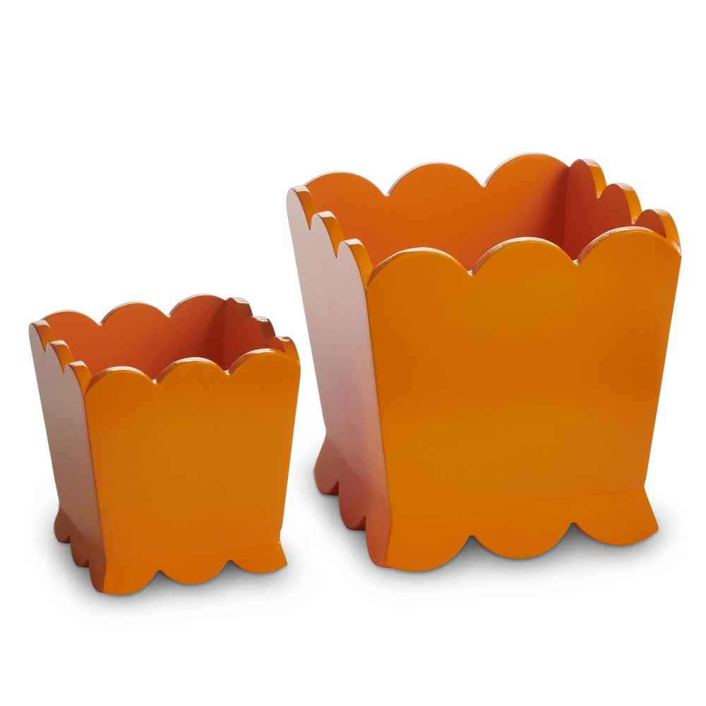 Scalloped MDF planter in natural fiberboard color with a large silhouette featuring decorative scalloped edges.