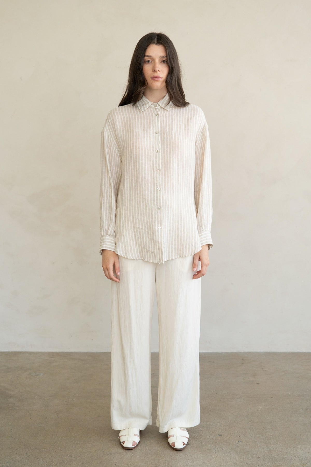 Relaxed fit Eliana striped linen shirt with pointed collar in vertical stripe pattern