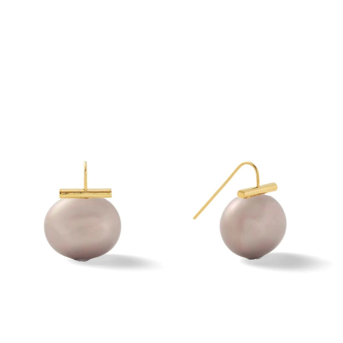 Polished gold pebble pearl earring with handmade ear wire