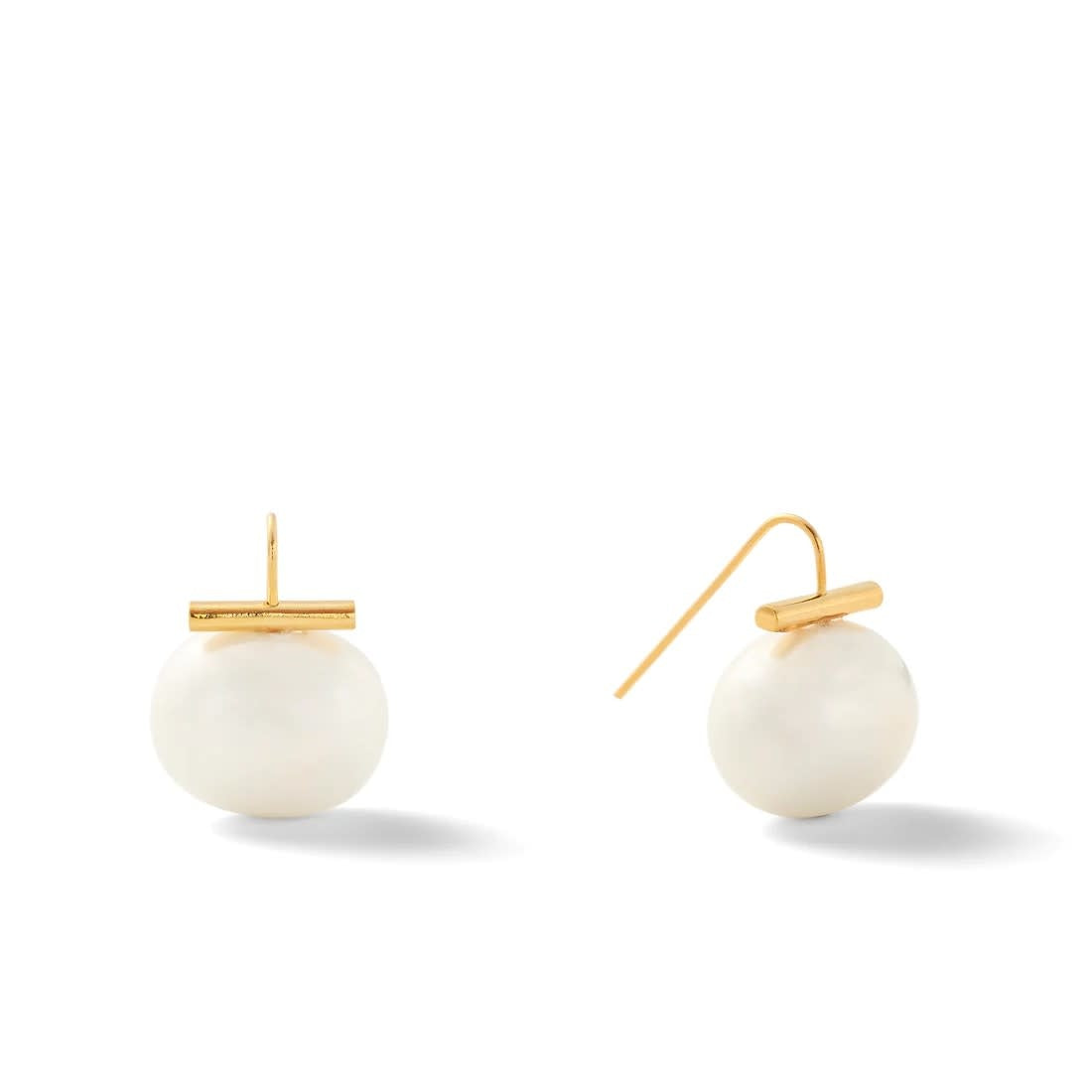 Polished gold pebble pearl earring with handmade ear wire