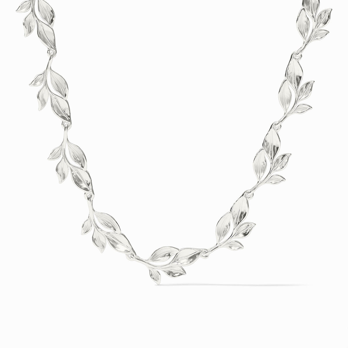 Adjustable Willow necklace with toggle clasp in silver-toned metal