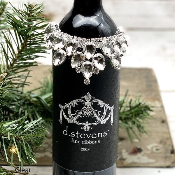 Pear-shaped crystal wine bottle collar with sparkling clear finish
