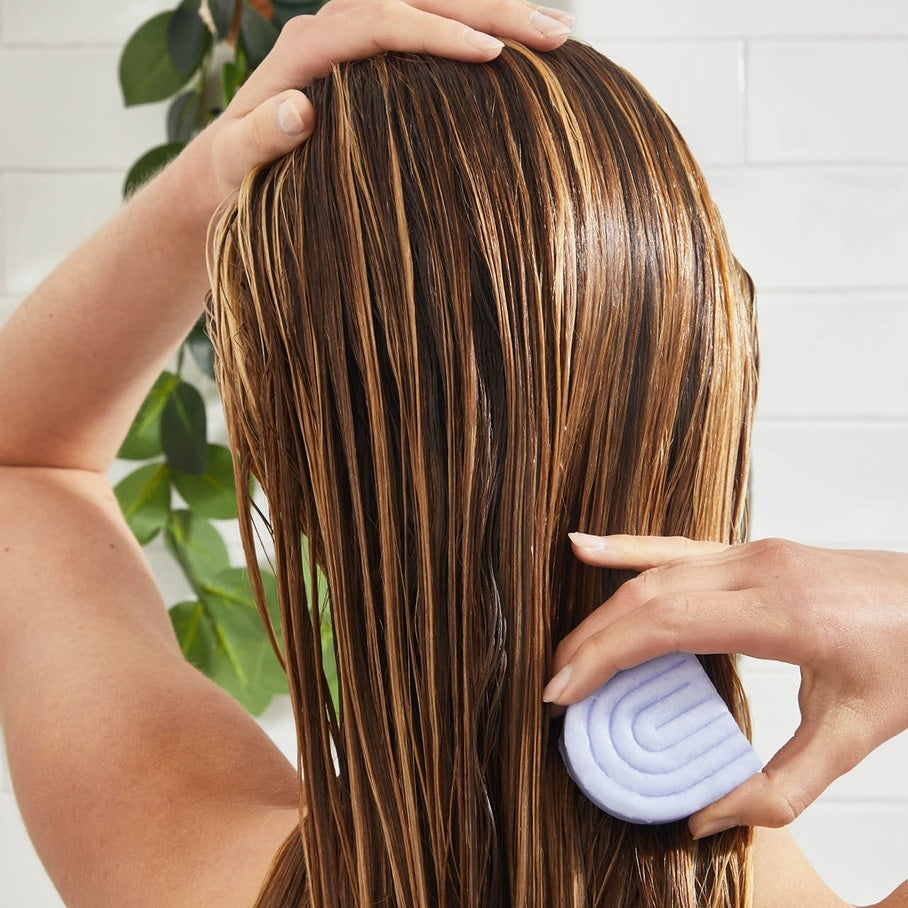 Purple solid conditioner bar with biotin for blonde hair
