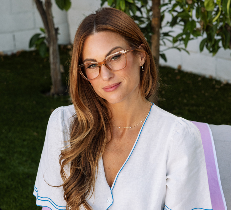 Buzzworthy Progressives eyeglasses with blue light focus lenses in a polycarbonate frame featuring spring hinges.