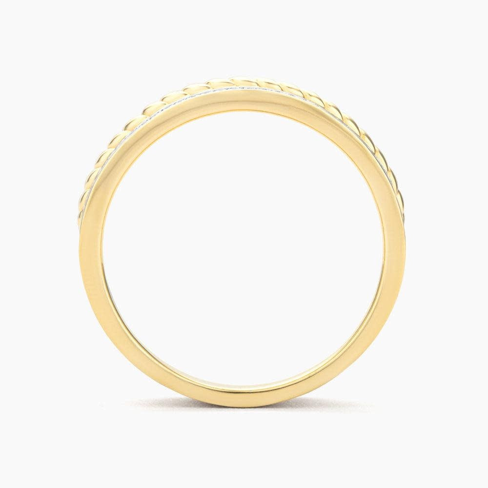Rope diamond ring with twisted band design