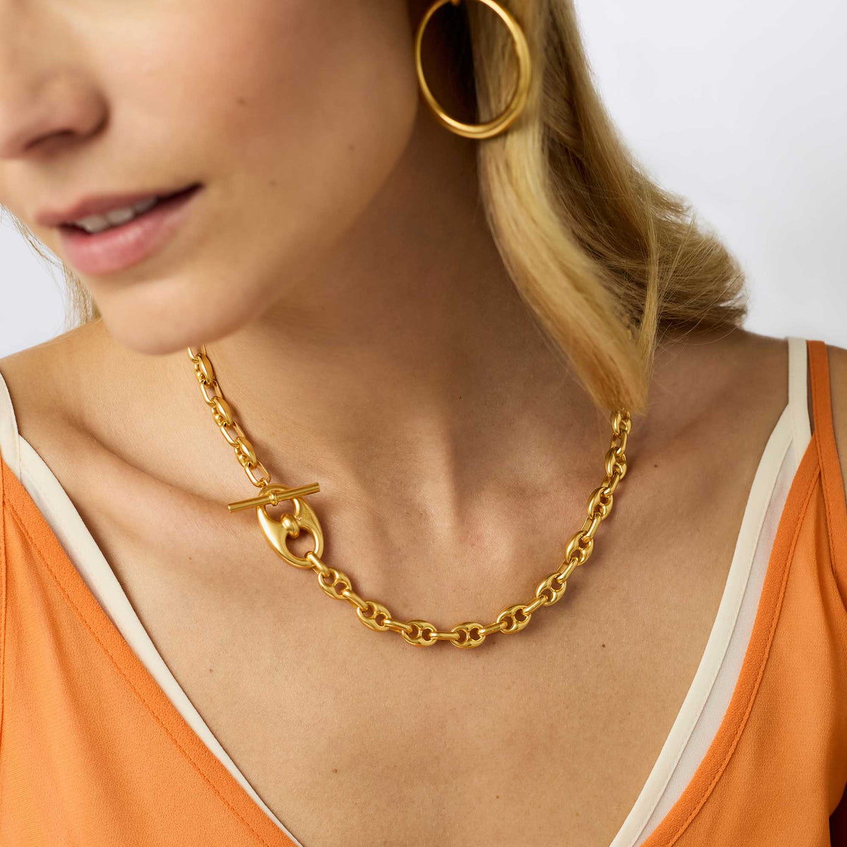 Adjustable gold-plated Laguna Demi Link necklace with front toggle clasp