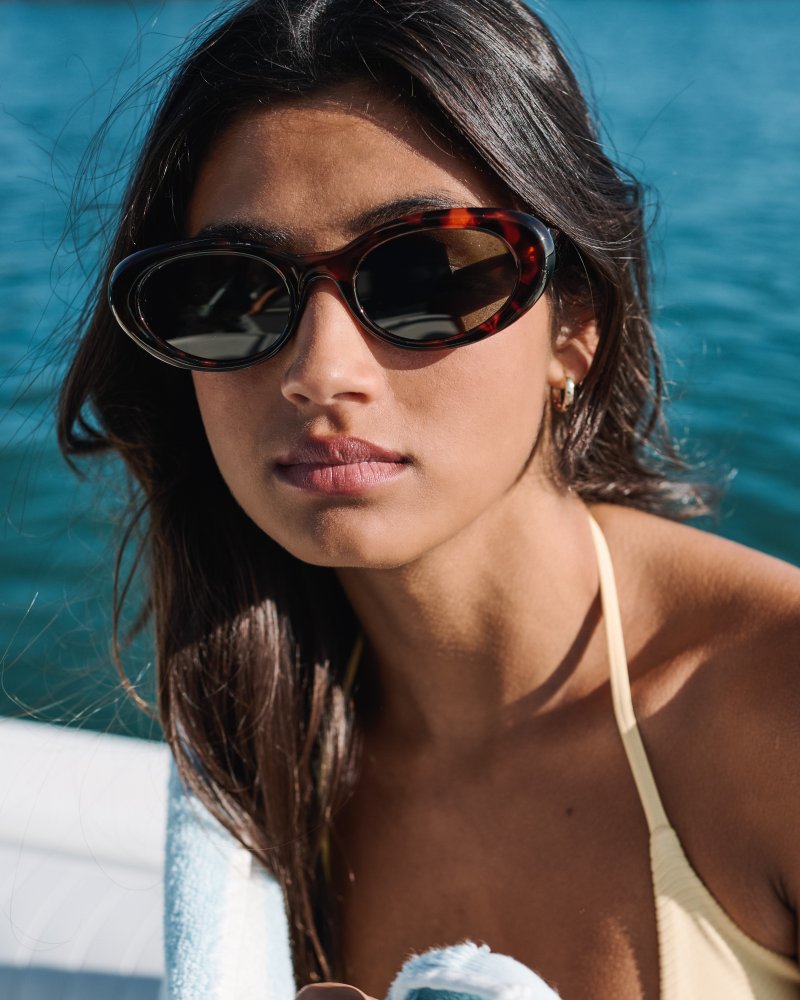 Jagger sunglasses with tortoise shell frames and green polarized lenses