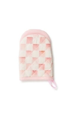 Mini oven mitt with a rosy checkered cotton shell and polyester filling.