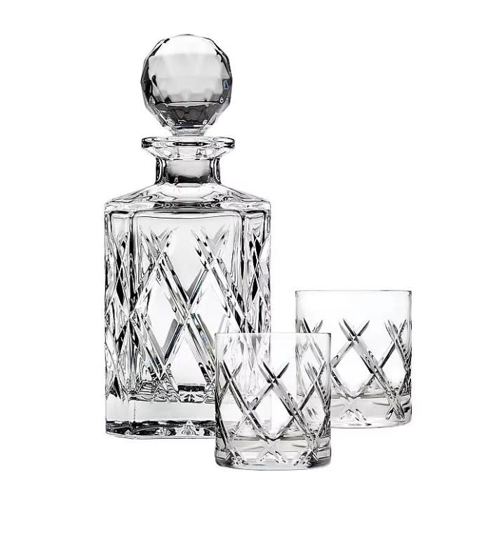 Hand-cut lead crystal decanter set with airtight seal