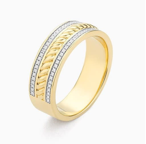 Rope diamond ring with twisted band design featuring a central stone
