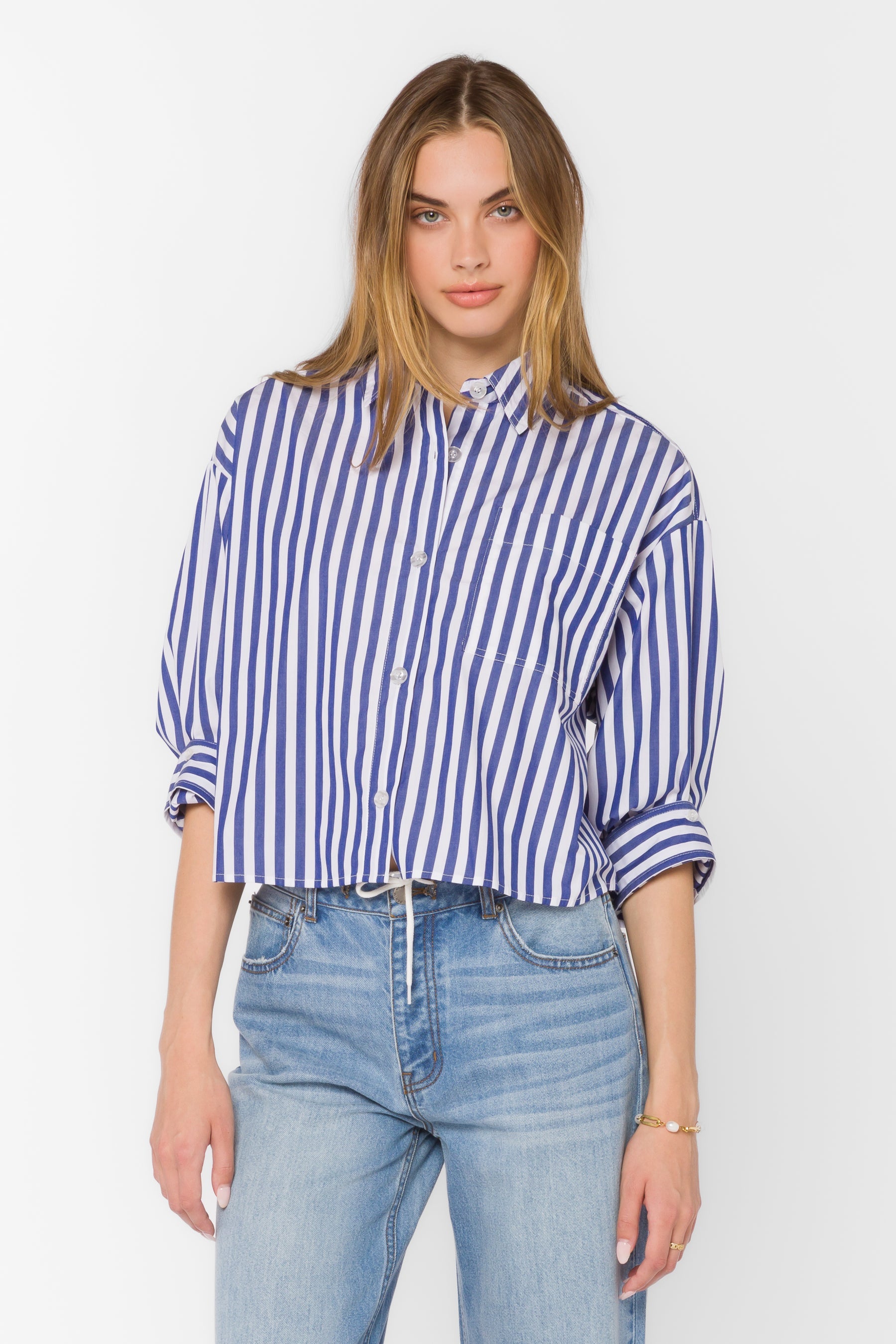Cropped striped collared shirt in yarn-dyed cotton with full button closure