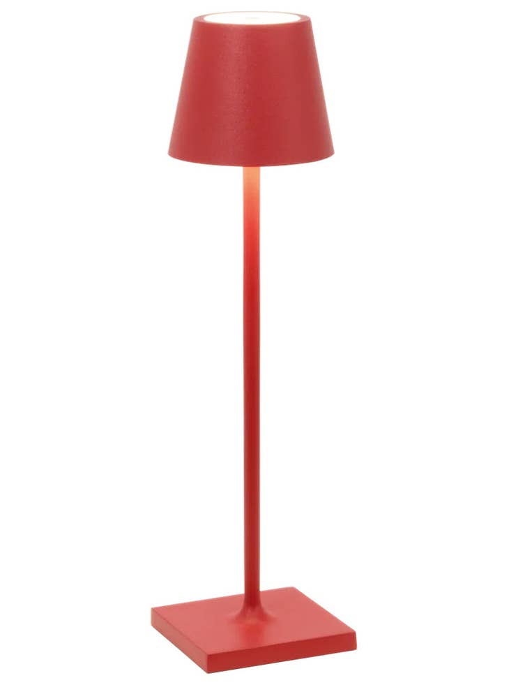 Die-cast aluminum cordless table lamp with polycarbonate diffuser in black powder-coated finish