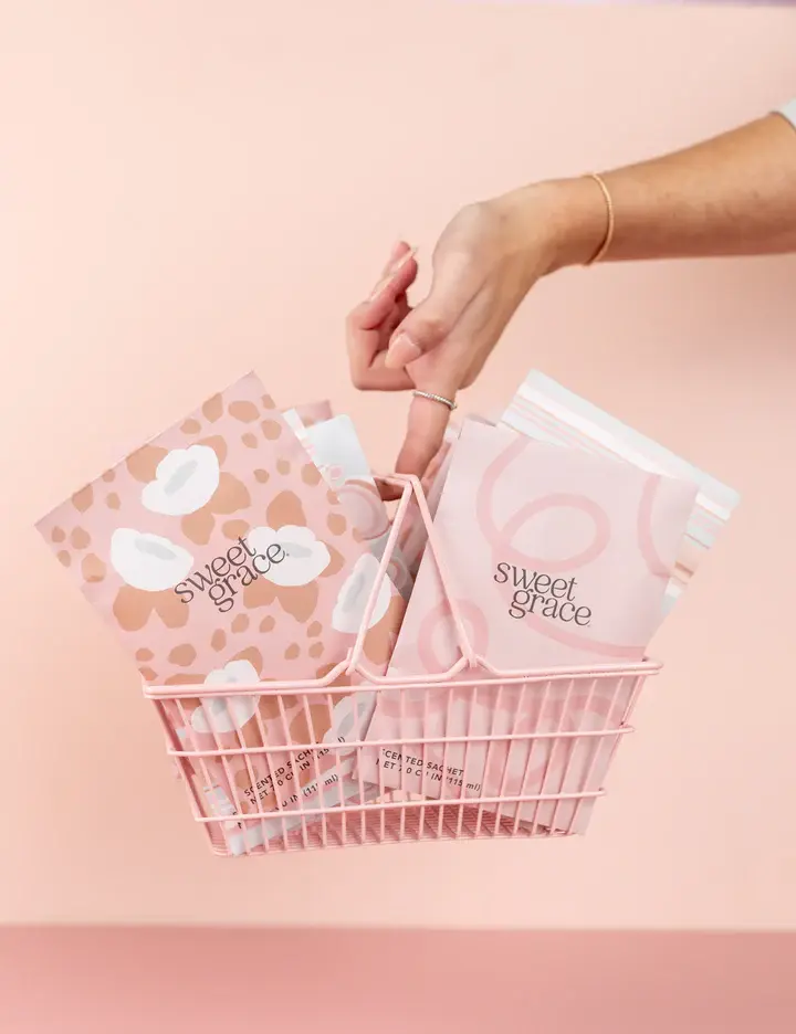 Scented sachet Sweet Grace Modern Swirl with a swirling pattern in soft pastel tones.