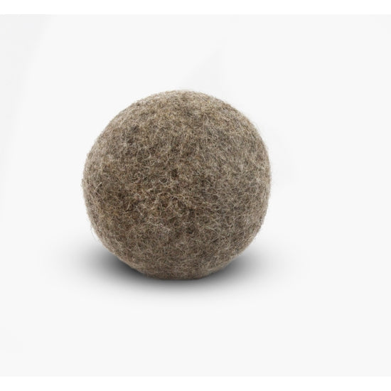 Single white eco dryer ball with smooth silicone surface