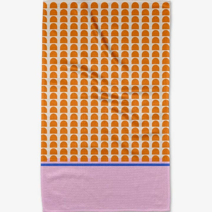 Pink illusion waffle weave tea towel with single-sided print