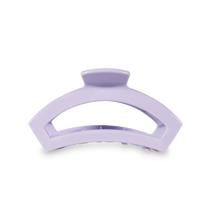 Medium open-style hair clip with bendable teeth in natural finish