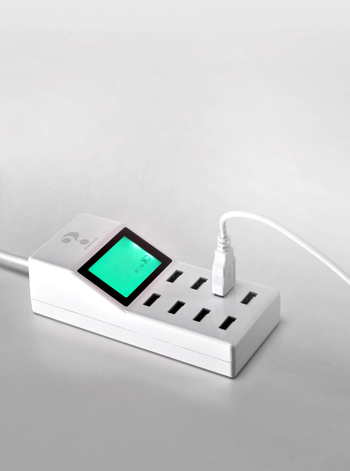 Black USB charging hub with eight ports designed to power professional lamps.
