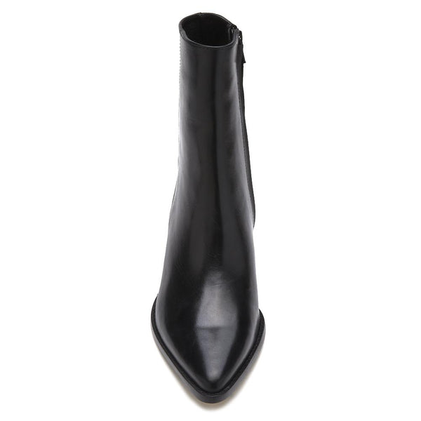 Caty ankle boots in black leather with a stacked heel.