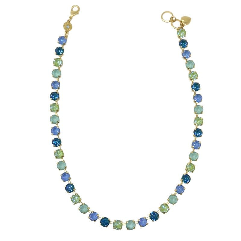 Gold classic necklace featuring a Laguna Beach pendant with an ocean-inspired silhouette.