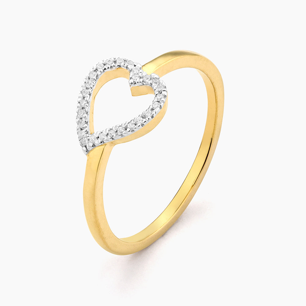 Waterproof stainless steel ring with heart-shaped center stone in gold-plated finish