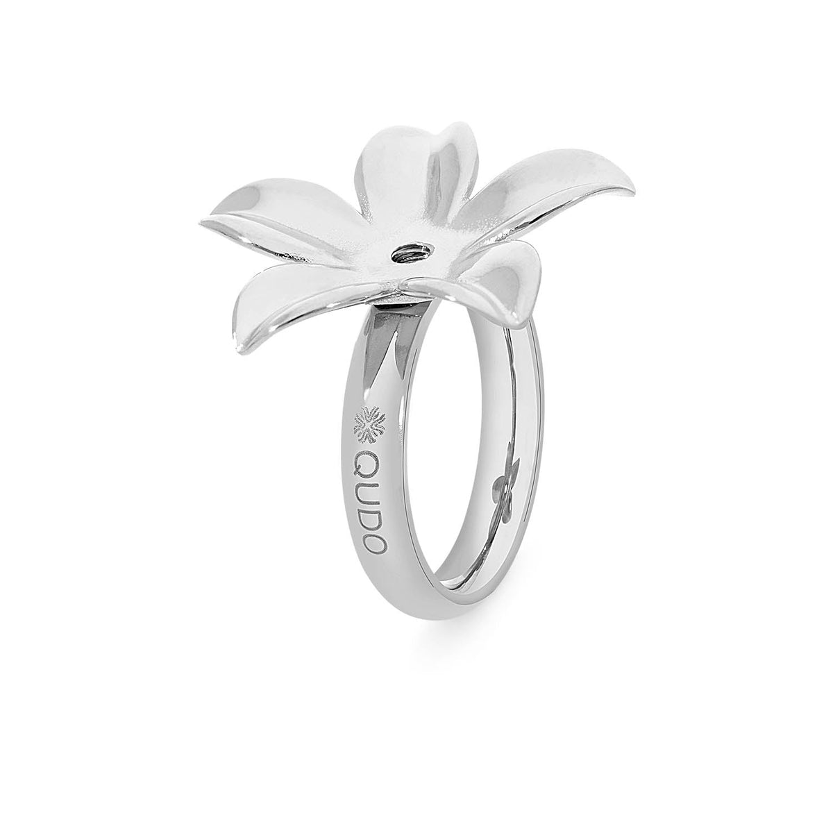 Silver Pescia ring with a 25mm flower topper in silver finish