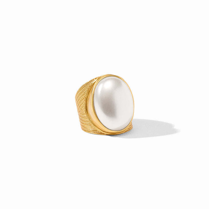 Verona Statement ring with pearl centerpiece in gold plate