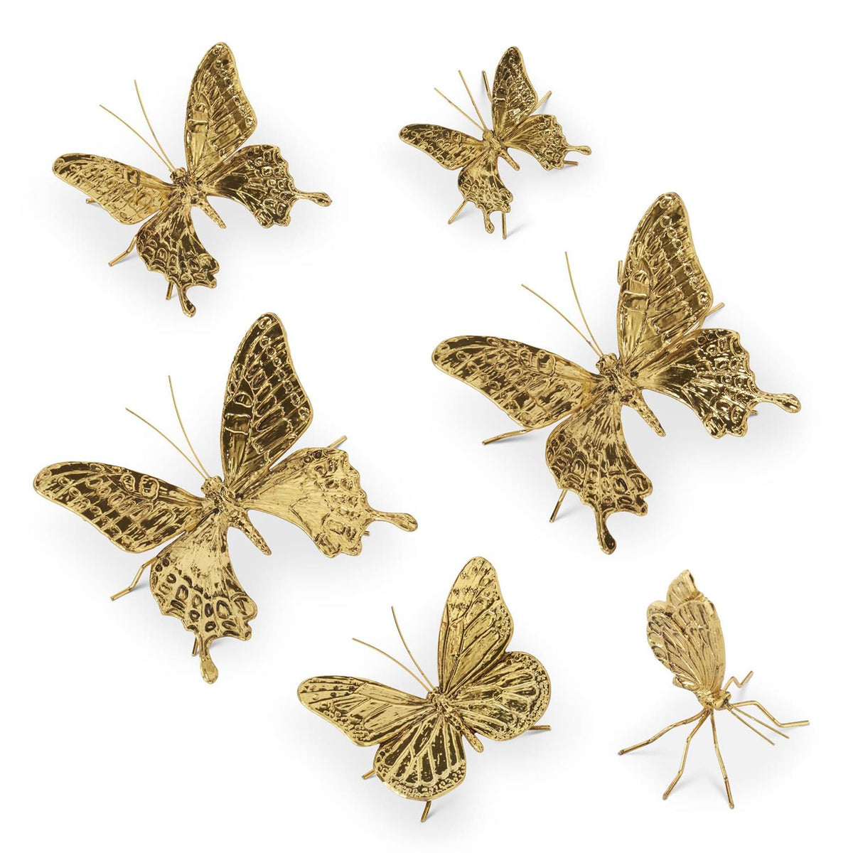 Gold alloy necklace featuring a butterfly pendant with an openwork wing pattern.