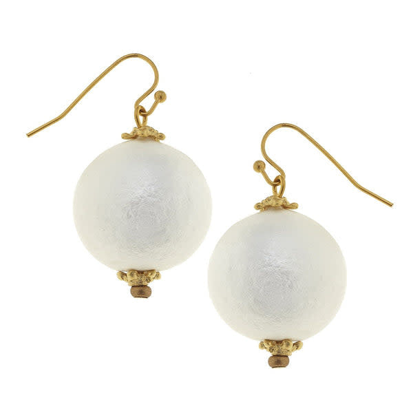 Triple plated gold cotton pearl earrings with a round shape