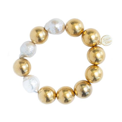 Triple-plated gold stretch bracelet featuring baroque pearls