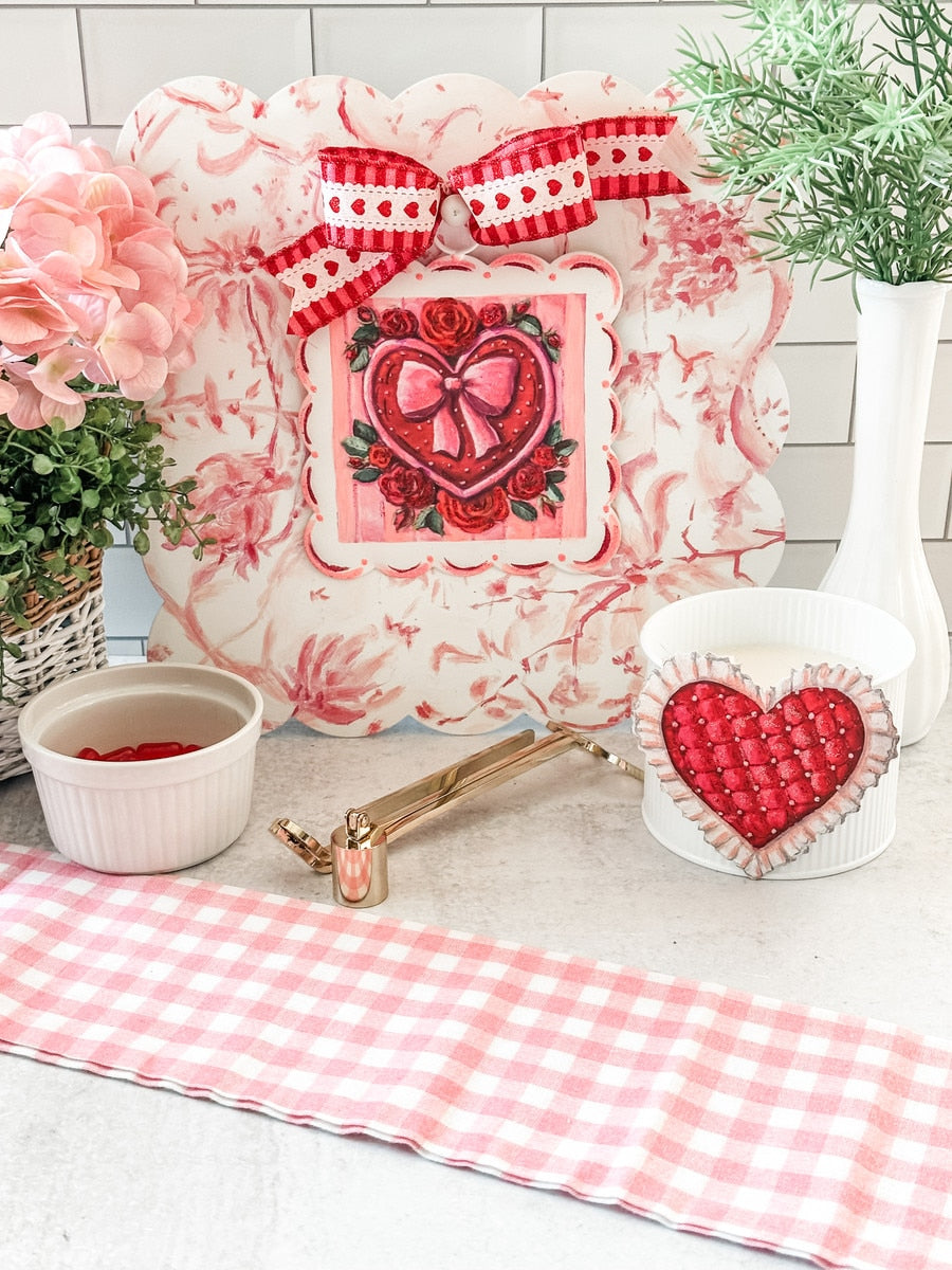 Mini Hamilton scallop heart-shaped wall hanging with rose patterns in soft tones