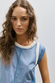 Daph Top