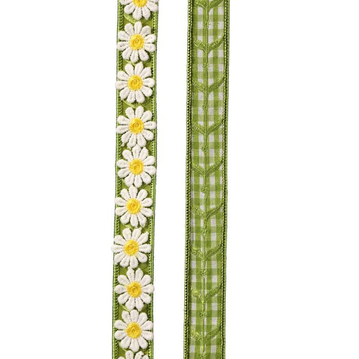 One-inch wide gingham ribbon in daisy print with white background