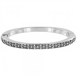 Silver plated magnetic hinged bangle featuring fine-quality crystal accents.