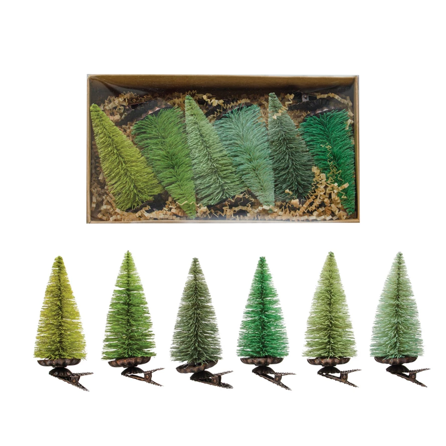 Green sisal bottle tree clip-on with a round 2-inch top and vintage holiday silhouette.