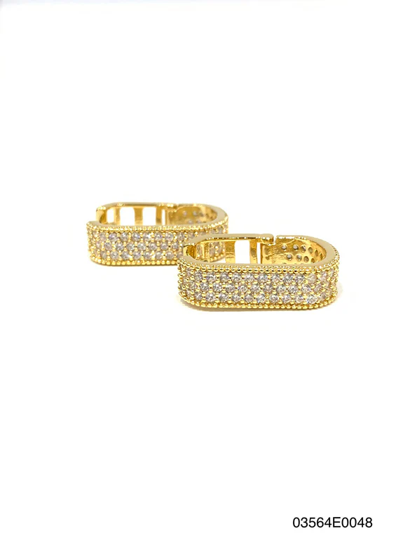 Ali Flat Elongated Medium Hoop earrings in a sleek silver finish with an elongated oval silhouette.