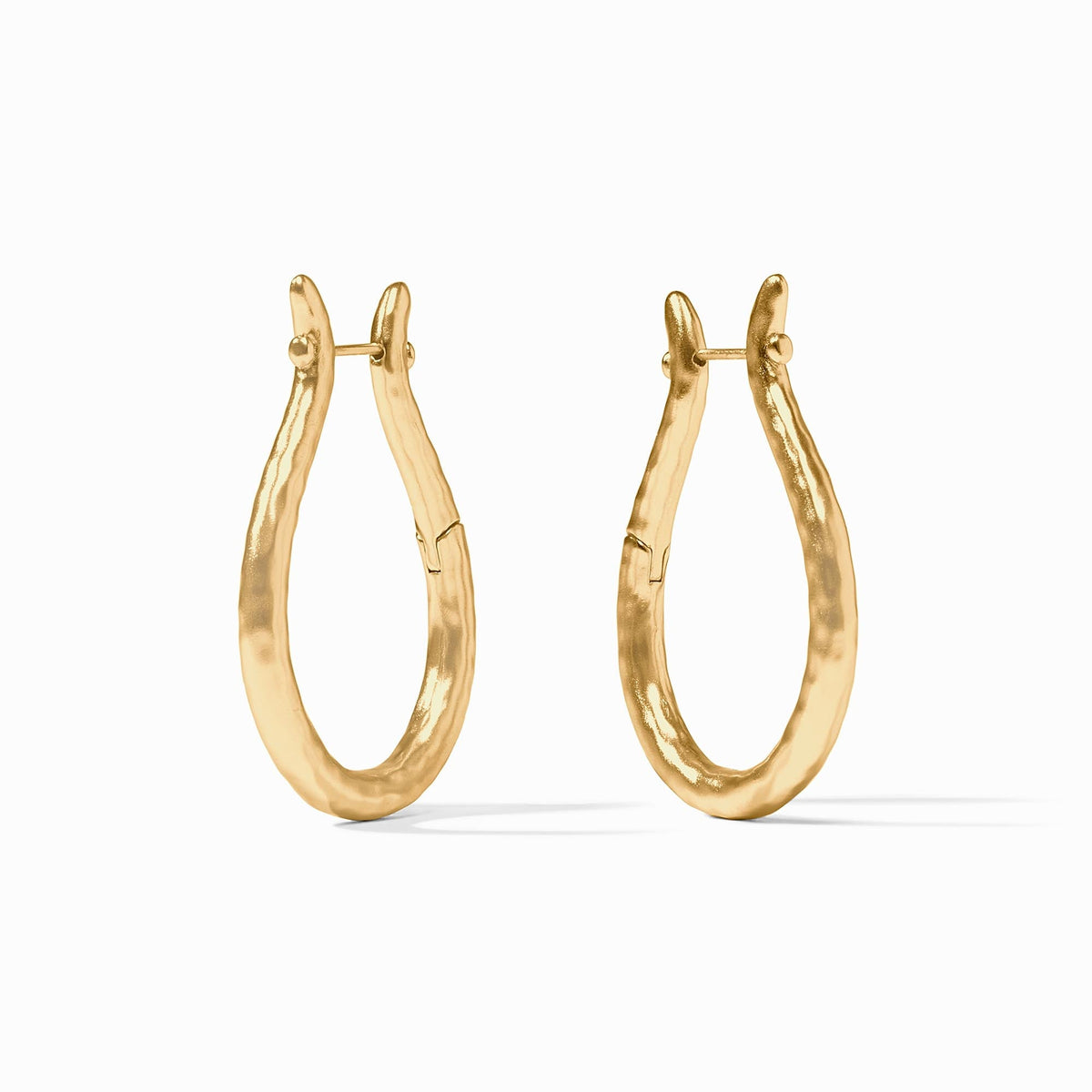 Saratoga Hoop earring with hinge closure in polished gold finish
