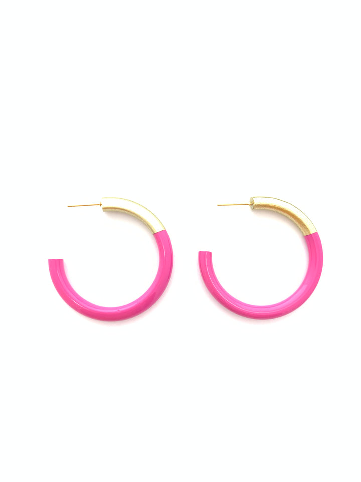 Med LIZ hoop earring in gold-tone metal with a smooth circular silhouette.