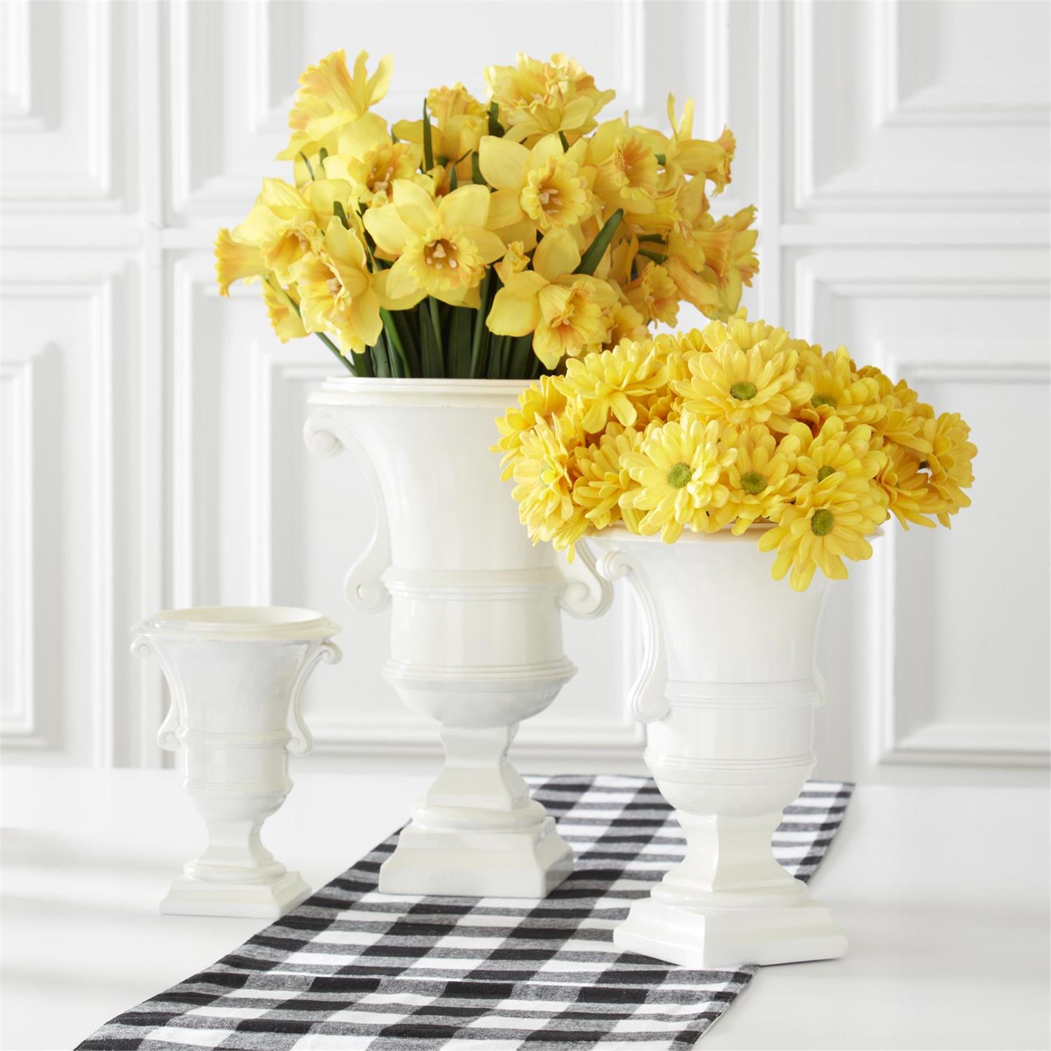 Ten-inch real touch daisy bundle featuring three-dimensional PU flower heads in a natural white color.